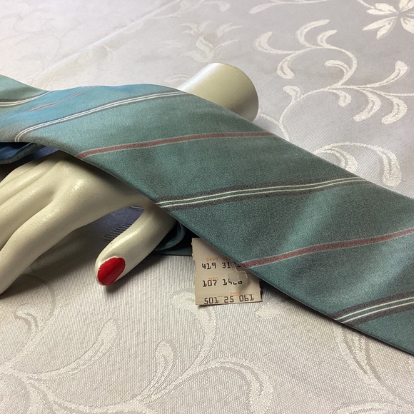 CHRISTIAN DIOR. SILK TIE just besutiful rare colors. - Picture 1 of 8